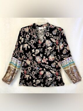 New Belle Boho by Kim Gravel women's Long Sleeve V Neck Top / Small